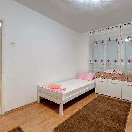 Sena Apartmán *